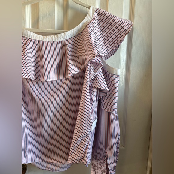 Revolve One Shoulder Top - Picture 11 of 11